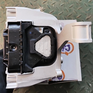 Soporte de Motor 5Q0199262BJ 5Q0199262CE 5Q0199262CS 5Q0199262DF 5Q0199262BP 3Q0199262J 3Q0199262G para VW <span class=keywords><strong>Golf</strong></span> <span class=keywords><strong>BlueMotion</strong></span> 2011 - Product Image 5