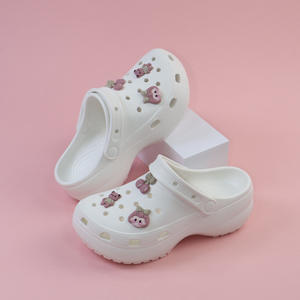 Sandalias Crocs Cherry Girl para Niñas, Zapatos de Exterior Antideslizantes de EVA, Tallas 24-35, Rosa, Caqui, Negro, Blanco - Product Image 3