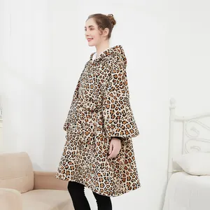 Winter Warm Wearable Premium Kwaliteit Giant Pocket Oversized Fleece Hoodie Deken Luipaard Hooded Dekens