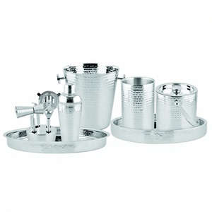 Juego de barras Premium de 6 piezas con un elegante diseño clásico martillado - Product Image 1
