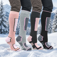Chaussettes de ski thermiques d'hiver entièrement personnalisées pour hommes et femmes, en coton et laine tricotés, avec doublure intérieure entièrement en tissu éponge, manchette au genou et bas de chaussette, fourniture ODM