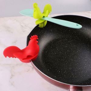 Utensilios de Cocina Esenciales: Espátula Resistente al Calor, Cucharón, Soporte de Silicona para Cucharas, Estantes de Almacenamiento Antiderrame, Clip Lateral para Ollas - Product Image 3