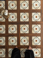 Carreaux floraux vintage de petite taille, carreaux de sol antidérapants et carreaux imitation bois pour salon, chambre, balcon et maison de thé, usage intérieur