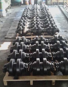 رولر سفلي للجرافات الزاحفة KH125 وKH150 من الصين، مادة 40Mn2، صلابة HRC52-58 - Product Image 4