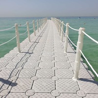 Plateforme flottante en plastique HDPE pour bateaux à moteur, pontons, quais de jet-skis et ponts aquatiques