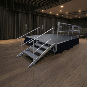 Plateforme de scène de 750 kg/m² avec garde-corps en aluminium argenté pour la sécurité - Product Image 1