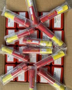 ألعاب نارية معدنية حمراء وصفراء وخضراء من نوع الكعكة للاحتفال بالعام الجديد، مفرقعات يدوية لمباريات كرة القدم، شعبية بين المستهلكين - Product Image 1