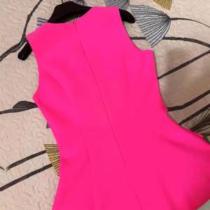 Abito Estivo Senza Maniche con Colletto Quadrato, Applicazioni Tridimensionali, Gonna a Forma di A in Rosso Rosa, <span class=keywords><strong>Casual</strong></span> da Donna - Product Image 5