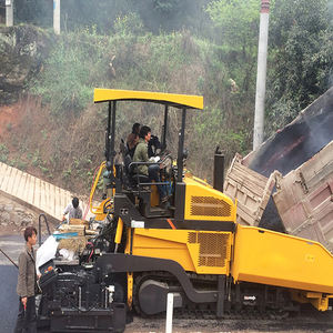 Chine Offre Spéciale 158KW 9m Largeur Asphalte Béton <span class=keywords><strong>Pavé</strong></span> 509A Machines <span class=keywords><strong>de</strong></span> construction <span class=keywords><strong>de</strong></span> routes pour la construction <span class=keywords><strong>de</strong></span> routes Pavage - Product Image 4