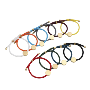 Pulsera de Cuero con Cordón y Disco de Acero Inoxidable Plateado, Diseño de Corona de Rey y Reina, Moderna, para Hombre y Mujer - Product Image 4