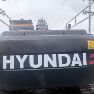 Excavatrice sur chenilles Hyundai HX220HD d'occasion, 21,4 tonnes, moteur HM5.9, robuste, pour travaux de terrassement et de construction en carrière - Product Image 4