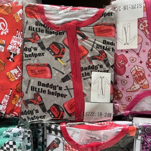Versandfertige Großpackung Bambus-Mädchen-Pyjamas Mystery Box Kinder Zufällige Stile Charakter-Print Strampler Baby Bambus Reißverschluss-Blindbox - Product Image 6