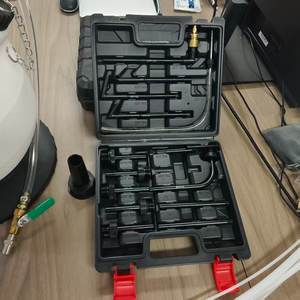 Kit <span class=keywords><strong>de</strong></span> débrayage <span class=keywords><strong>de</strong></span> <span class=keywords><strong>frein</strong></span> manuel Kit d'outils <span class=keywords><strong>de</strong></span> réservoir <span class=keywords><strong>de</strong></span> remplissage <span class=keywords><strong>de</strong></span> pompe à huile manuelle Kit <span class=keywords><strong>de</strong></span> <span class=keywords><strong>remplacement</strong></span> <span class=keywords><strong>de</strong></span> <span class=keywords><strong>liquide</strong></span> <span class=keywords><strong>de</strong></span> <span class=keywords><strong>frein</strong></span> manuel - Product Image 4