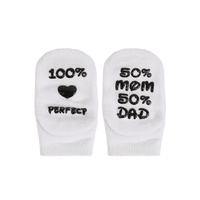 Chaussettes en coton pour bébés à bas prix avec texte drôle personnalisé, vente en gros dans une boîte
