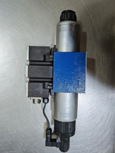 ทิศทางตามสัดส่วน R900927230 4WREE10E75-2X/G24K31/A1V - Product Image 3