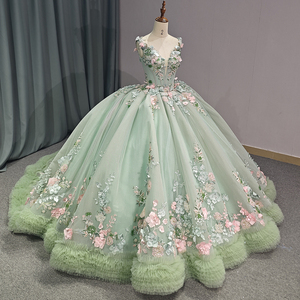 Robe de bal personnalisable en tulle vert herbe avec appliques en dentelle, élégante et raffinée, avec volants et coutures, modèle 1229-1 - Product Image 5