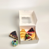 Boîtes à gâteaux simples en carton blanc bon marché jetables personnalisées avec emballage en papier imprimé avec fenêtres et logos.