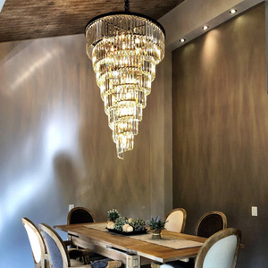 Lámpara colgante de cristal con forma de pirámide cónica moderna, cadena ajustable, candelabro de varias capas para vestíbulo, decoración de lujo para el hogar - Product Image 1
