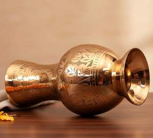 Carafe en laiton, design embarrassé, style moghol, extérieur en cuivre métallique pour servir de l'eau potable, décoration intérieure - Product Image 3