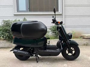 Un Scooter 125cc Elegante e Pratico per la Guida Urbana, con Funzionamento Agile e Semplice. - Product Image 3