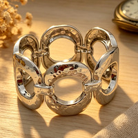 Brazalete de eslabones martillados dorados gruesos, hecho a mano, joyería llamativa, regalo de cumpleaños para mujer