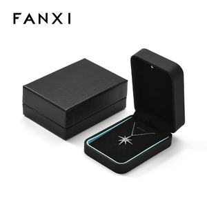 Cajas de Joyería de Microfibra de Color Personalizado FANXI, Cajas Negras para Anillos, Collares y Pulseras con Logotipo Personalizado - Product Image 1