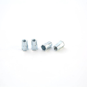 Écrous hexagonaux Hongtai M5 M6 M8 M12 Grade A B Niveau 4.8 Acier au carbone Q235 Plaqué pour usage aéronautique - Product Image 1