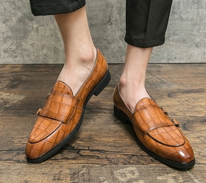 Chico informal de talla grande con zapatos sin cordones y hebilla de cinturón de cocodrilo - Product Image 5