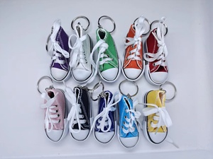 LLavero de lona personalizado para zapatillas, Mini zapato de lona 3D, llavero para zapatillas - Product Image 4