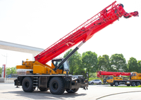 Grue tout-terrain robuste SRC1100T5 110T 51m pour le levage de modules de plateformes offshore et les travaux de maintenance des raffineries