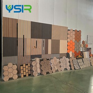 Panneaux acoustiques muraux en bois Akupanel, en bois lamellé, insonorisés, incurvés - Product Image 1