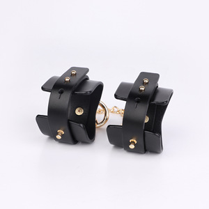 Ensemble de contraintes en cuir <span class=keywords><strong>BDSM</strong></span> <span class=keywords><strong>vintage</strong></span>-menottes et collier en plaqué or en cuir de vachette de qualité supérieure avec laisse détachable - Product Image 4