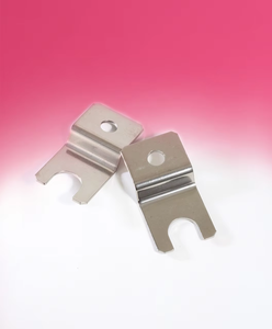 Plaques de fixation et pieds de nivellement en fer modèle P22 Iron-007 pour la prévention des ajustements des boulons JP Metric - Product Image 2