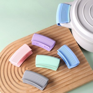 Silicone Pot Handles Heat Resistant Oven Microwave Hand <b>Clips</b> Kitchen Non Slip Air Fryer Grip <b>Tool</b> - Product Image 2