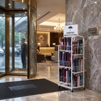 Support de Présentation d'Parapluies en Métal à Plusieurs Niveaux avec Logo Personnalisé, Présentoir Portable pour Parapluies avec Roues pour Centre Commercial