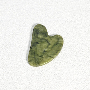 Outil <span class=keywords><strong>Gua</strong></span> <span class=keywords><strong>Sha</strong></span> Top BeautifulGHM 2026 : <span class=keywords><strong>Jade</strong></span> vert Xiuyan en forme de cœur, outil <span class=keywords><strong>Gua</strong></span> <span class=keywords><strong>Sha</strong></span> personnalisé en <span class=keywords><strong>jade</strong></span> vert pour 6 <span class=keywords><strong>bienfaits</strong></span> pour la peau - Product Image 1