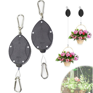 Gancho telescópico para colgar cestas y macetas de flores, 160 cm, con giro, plástico negro, capacidad de carga de 25 kg - Product Image 1