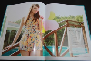 Brochure personnalisée imprimée en couverture rigide, impression offset haute qualité, plastification, catalogue de mode en carton pour magazine - Product Image 4