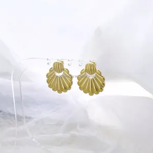 New Arrival Brass Flower Shell Huggie Women Earrings Fashion Jewelry Wholesale