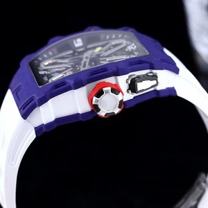 Montre mécanique automatique tourbillon multifonction étanche de haute précision pour homme, boîtier tonneau en fibre de carbone violette - Product Image 5