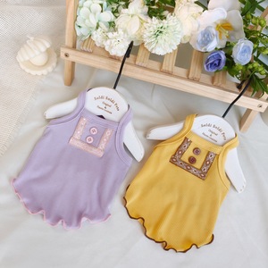 เสื้อผ้าสำหรับแมวและสุนัขสีฟักทองแบบมีสายรัดไหล่ ยี่ห้อ Hi Kitty Hills รุ่นบาง ระบายอากาศได้ดี เหมาะสำหรับฤดูร้อน น่ารัก สำหรับสุนัขพันธุ์เท็ดดี้และบิชองฟริเซ่ - Product Image 3