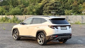 Hyundai <span class=keywords><strong>Tucson</strong></span> L SUV Usado, Volante a la Izquierda, Techo Solar Panorámico, Bajo Kilometraje, Asientos Calefactables, Estado Original - Product Image 4