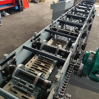 Machine de formage à froid de tôles d'acier galvanisé, machine de fabrication de profilés de feuilles d'échafaudage perforées personnalisables