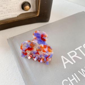 Kẹp tóc càng cua vintage Yuxi, chất liệu acetate, kiểu dáng cá mập nhỏ xinh 4cm, phụ kiện tóc dễ thương dành cho nữ và bé gái - Product Image 5