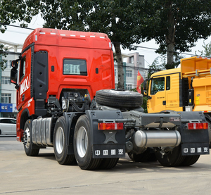 Camión Tractor Howo MAX 6x4 Usado de Segunda Mano con 460 hp, Transmisión Manual y Motor Alemán MAN - Product Image 3