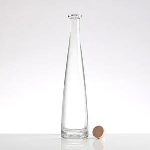 Bouteille en verre vide d'esprit de vodka rhum forme triangulaire bouteille de whisky tequila 700ml bouteille en verre d'alcool - Product Image 1
