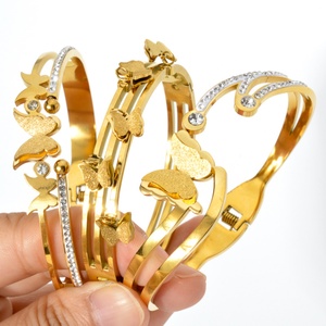 Pulseras de Acero Inoxidable con Baño de Oro y Circonita, Diseño de Mariposa, Venta al Por Mayor Personalizada para Mujer - Product Image 6