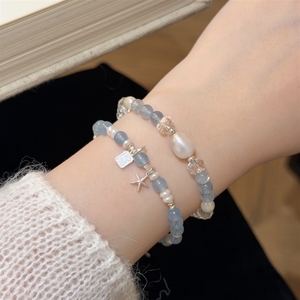 Pulsera Tichi de Plata de Ley S925 con Aguamarina Natural Exquisita para Mujer, Diseño Elegante y Moderno con Estrellas de Mar y Perlas en Capas - Product Image 1
