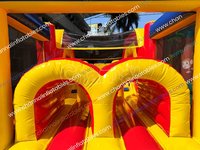Mini parcours d'obstacles, piste de course, château gonflable extérieur décoré, petite machine distributrice pour enfants, jeu de carnaval, fosse à mousse