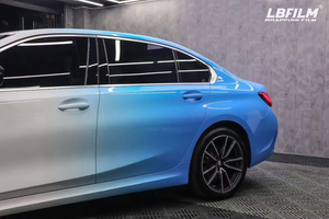 Prêt à expédier Couleur Personnalisé Voiture Brillant Blanc à Bleu Wrap Film Car Top Satin Gradient Vinyle bulles d'air Facile à installer wrap - Product Image 3